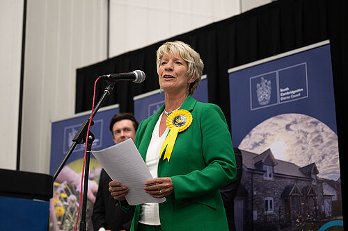 Pippa Heylings speaks after the 2024 general election count